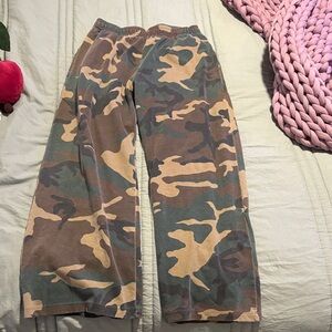 Brandy Melville Camo sweatpants